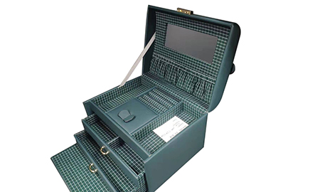 Jewelry box